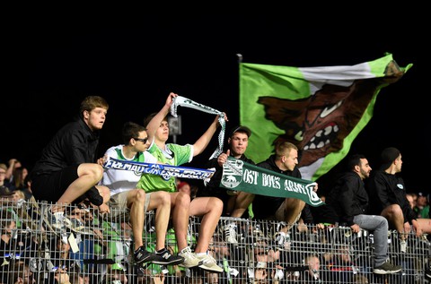 Đá bại Holstein Kiel, Wolfsburg đoạt vé dự Bundesliga 2018-2019 - Ảnh 3. Đá bại Holstein Kiel, Wolfsburg đoạt vé dự Bundesliga 2018-2019 - Ảnh 3.