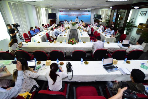 Nhân rộng, cam kết chất lượng các tuyến xe buýt mẫu - Ảnh 2. Nhân rộng, cam kết chất lượng các tuyến xe buýt mẫu - Ảnh 2.