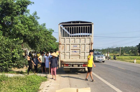 Thai phụ 9 tháng bị xe tải cán chết trên đường đến bệnh viện - Ảnh 1. Thai phụ 9 tháng bị xe tải cán chết trên đường đến bệnh viện - Ảnh 1.