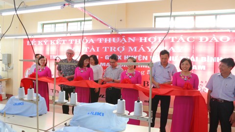 Doanh nghiệp và địa phương phối hợp giải quyết bài toán nhân lực - Ảnh 1. Doanh nghiệp và địa phương phối hợp giải quyết bài toán nhân lực - Ảnh 1.