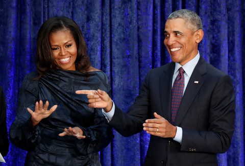 Ông bà Obama là hai người được ngưỡng mộ nhất ở Mỹ - Ảnh 1. Ông bà Obama là hai người được ngưỡng mộ nhất ở Mỹ - Ảnh 1.