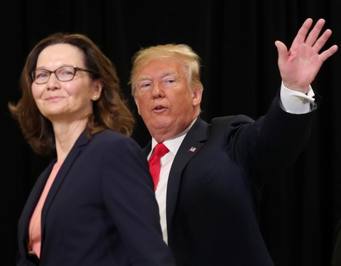 Ông Trump cáo buộc CIA cài người theo dõi chiến dịch tranh cử - Ảnh 1. Ông Trump cáo buộc CIA cài người theo dõi chiến dịch tranh cử - Ảnh 1.