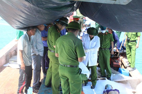 Vật thể lạ phát nổ, 3 ngư dân tử vong ở Hoàng Sa - Ảnh 3. Vật thể lạ phát nổ, 3 ngư dân tử vong ở Hoàng Sa - Ảnh 3.
