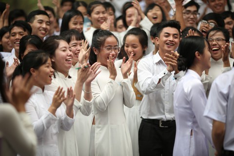 Hương Tràm sẽ lại gây sốt với Nhắn gửi tuổi thanh xuân? - Ảnh 5. Hương Tràm sẽ lại gây sốt với Nhắn gửi tuổi thanh xuân? - Ảnh 5.