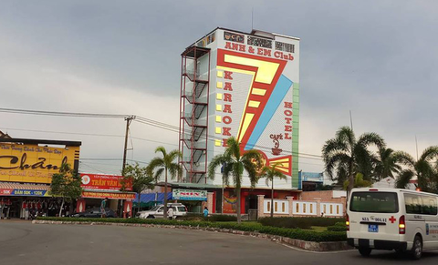 Kỷ luật phó phòng cảnh sát hình sự liên quan vụ nổ súng ở tụ điểm karaoke - Ảnh 1. Kỷ luật phó phòng cảnh sát hình sự liên quan vụ nổ súng ở tụ điểm karaoke - Ảnh 1.
