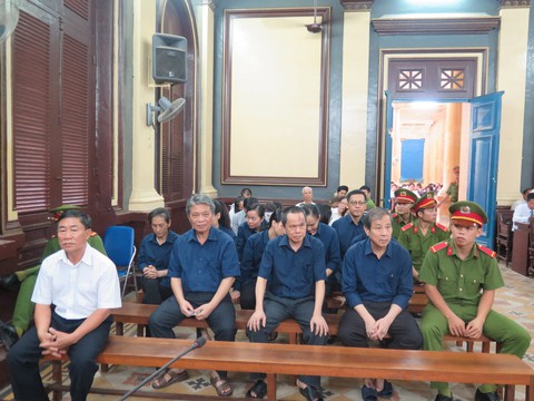 Đề nghị phạt bà Hứa Thị Phấn 30 năm tù - Ảnh 1. Đề nghị phạt bà Hứa Thị Phấn 30 năm tù - Ảnh 1.