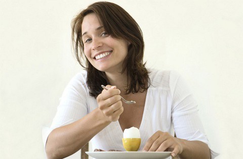Tăng cholesterol máu có ăn được trứng gà không? - Ảnh 1. Tăng cholesterol máu có ăn được trứng gà không? - Ảnh 1.