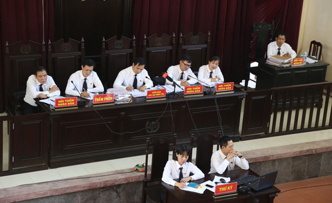 Vụ án bác sĩ Lương bế tắc vì ông Trương Quý Dương ra nước ngoài - Ảnh 3. Vụ án bác sĩ Lương bế tắc vì ông Trương Quý Dương ra nước ngoài - Ảnh 3.
