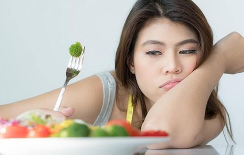 Ăn một mình là thủ phạm khiến mọi người không hạnh phúc? - Ảnh 1. Ăn một mình là thủ phạm khiến mọi người không hạnh phúc? - Ảnh 1.