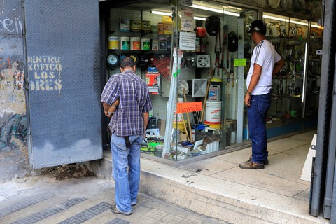Mỹ buộc 2 nhà ngoại giao Venezuela rời đi trong 48 giờ - Ảnh 1. Mỹ buộc 2 nhà ngoại giao Venezuela rời đi trong 48 giờ - Ảnh 1.