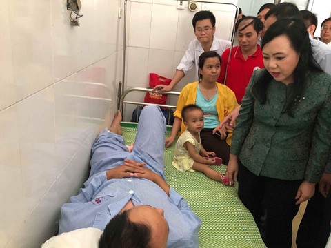 Bộ trưởng Y tế chỉ đạo miễn phí cho nạn nhân tai nạn tàu hỏa - Ảnh 1. Bộ trưởng Y tế chỉ đạo miễn phí cho nạn nhân tai nạn tàu hỏa - Ảnh 1.