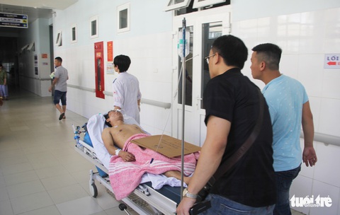 Hoảng loạn tìm chồng bị hất văng khỏi đoàn tàu lật giữa đêm - Ảnh 5. Hoảng loạn tìm chồng bị hất văng khỏi đoàn tàu lật giữa đêm - Ảnh 5.