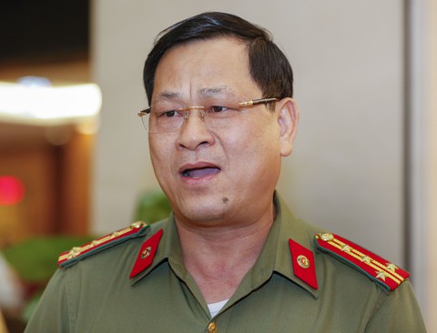 Thời đại 4.0 mà không cho tố cáo qua điện thoại, là quay về 0.4! - Ảnh 1. Thời đại 4.0 mà không cho tố cáo qua điện thoại, là quay về 0.4! - Ảnh 1.