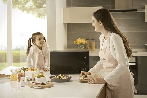 Gắn kết gia đình với sự “giúp sức” từ công nghệ - Ảnh 2. Gắn kết gia đình với sự “giúp sức” từ công nghệ - Ảnh 2.