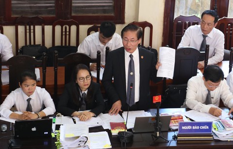 Bác sĩ Hoàng Công Lương: Bị cáo chưa biết mình có tội gì - Ảnh 2. Bác sĩ Hoàng Công Lương: Bị cáo chưa biết mình có tội gì - Ảnh 2.