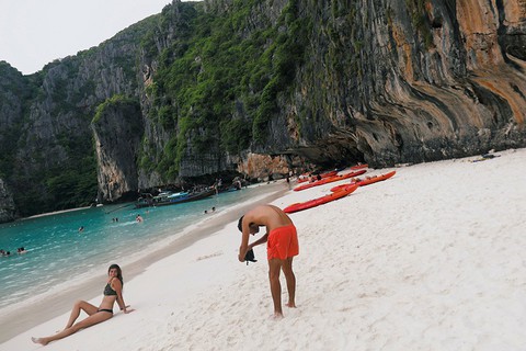 ‘Vịnh thiên đường’ Thái Lan đóng cửa để phục hồi sinh thái - Ảnh 4. ‘Vịnh thiên đường’ Thái Lan đóng cửa để phục hồi sinh thái - Ảnh 4.