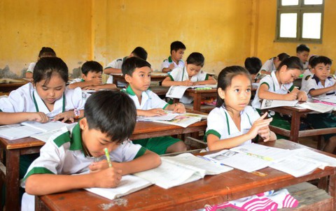 Hàng trăm giáo viên Cà Mau mất việc vì địa phương tự ý tuyển? - Ảnh 1. Hàng trăm giáo viên Cà Mau mất việc vì địa phương tự ý tuyển? - Ảnh 1.