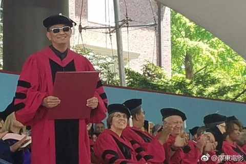 Vương Gia Vệ nhận học vị tiến sĩ danh dự Đại học Harvard - Ảnh 1. Vương Gia Vệ nhận học vị tiến sĩ danh dự Đại học Harvard - Ảnh 1.