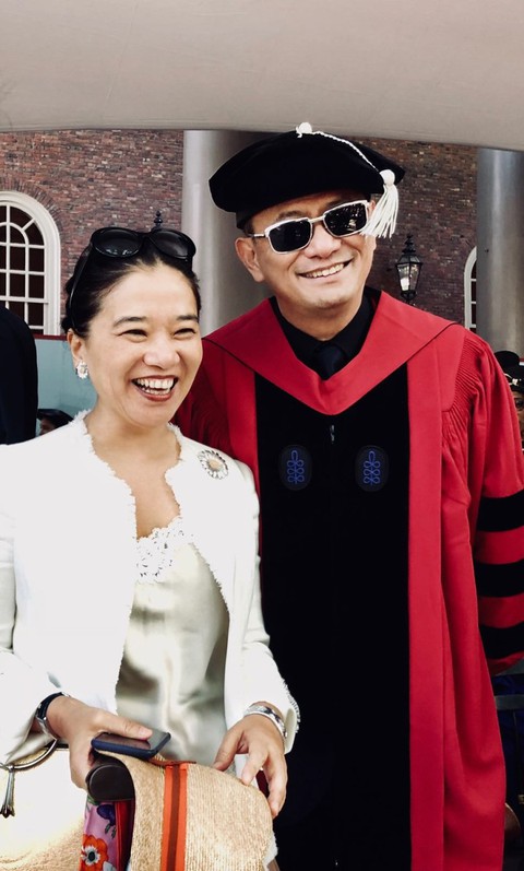 Vương Gia Vệ nhận học vị tiến sĩ danh dự Đại học Harvard - Ảnh 4. Vương Gia Vệ nhận học vị tiến sĩ danh dự Đại học Harvard - Ảnh 4.