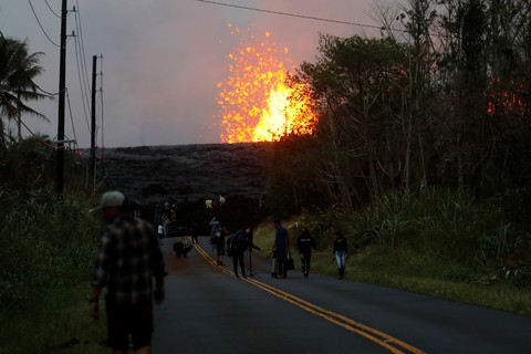 Núi lửa ở Hawaii bắt đầu thiêu cháy đầy cuồng nộ - Ảnh 4. Núi lửa ở Hawaii bắt đầu thiêu cháy đầy cuồng nộ - Ảnh 4.