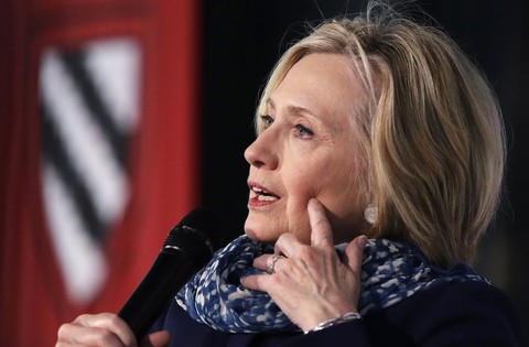 Bà Hillary Clinton cảnh báo nền dân chủ Mỹ đang khủng hoảng - Ảnh 1. Bà Hillary Clinton cảnh báo nền dân chủ Mỹ đang khủng hoảng - Ảnh 1.