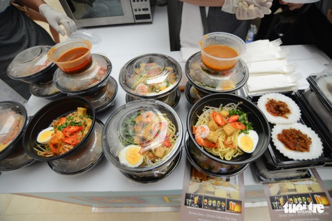 Cuối tuần thưởng thức cơm gà Singapore đạt chuẩn Michelin - Ảnh 6. Cuối tuần thưởng thức cơm gà Singapore đạt chuẩn Michelin - Ảnh 6.