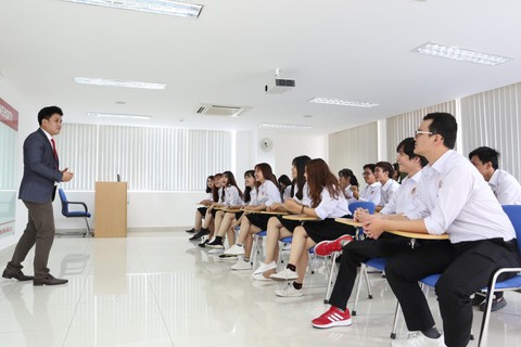 Học tiếng Anh miễn phí với phương pháp truyền cảm hứng tại SIU - Ảnh 2. Học tiếng Anh miễn phí với phương pháp truyền cảm hứng tại SIU - Ảnh 2.