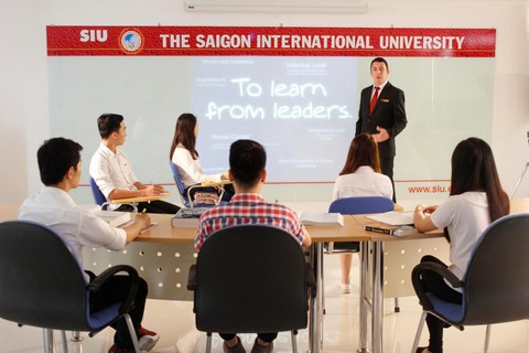 Học tiếng Anh miễn phí với phương pháp truyền cảm hứng tại SIU - Ảnh 1. Học tiếng Anh miễn phí với phương pháp truyền cảm hứng tại SIU - Ảnh 1.