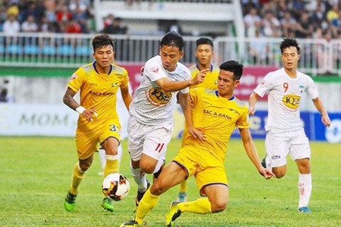 Hoàng Anh Gia Lai và Quảng Nam trở lại mạch thắng - Ảnh 6. Hoàng Anh Gia Lai và Quảng Nam trở lại mạch thắng - Ảnh 6.