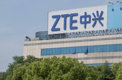 Ông Trump cứu ZTE của Trung Quốc bất chấp phản ứng trong nước - Ảnh 3. Ông Trump cứu ZTE của Trung Quốc bất chấp phản ứng trong nước - Ảnh 3.