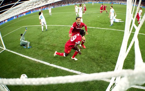 Nụ cười và nước mắt Champions League ở Kiev - Ảnh 10. Nụ cười và nước mắt Champions League ở Kiev - Ảnh 10.