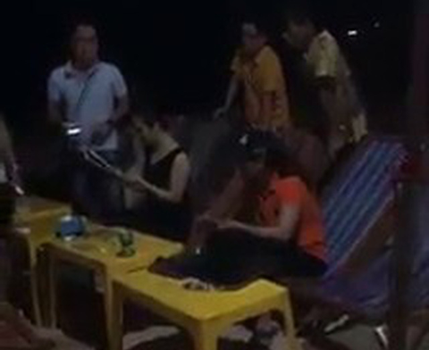 Đến Đồ Sơn, ăn hải sản còn bị chém thêm tiền ghế ngồi? - Ảnh 2. Đến Đồ Sơn, ăn hải sản còn bị chém thêm tiền ghế ngồi? - Ảnh 2.