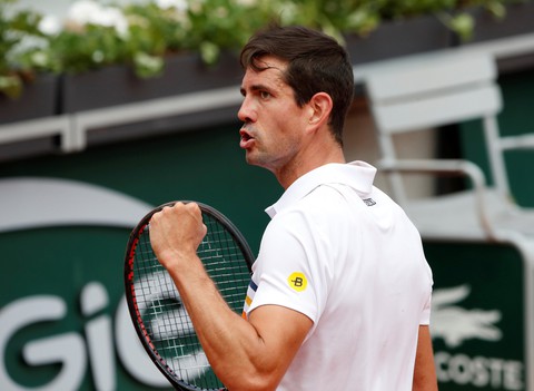Cựu vô địch Wawrinka chia tay Roland Garros ngay vòng 1 - Ảnh 2. Cựu vô địch Wawrinka chia tay Roland Garros ngay vòng 1 - Ảnh 2.
