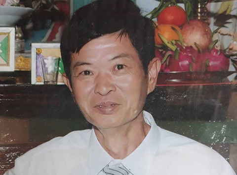 Khởi tố người chồng dùng búa đập đầu làm vợ ngã sông tử vong - Ảnh 1. Khởi tố người chồng dùng búa đập đầu làm vợ ngã sông tử vong - Ảnh 1.