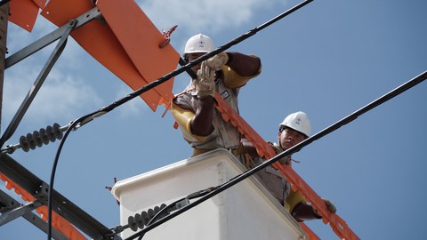 Điện lực cam kết không cắt điện trong các ngày thi THPT quốc gia - Ảnh 1. Điện lực cam kết không cắt điện trong các ngày thi THPT quốc gia - Ảnh 1.