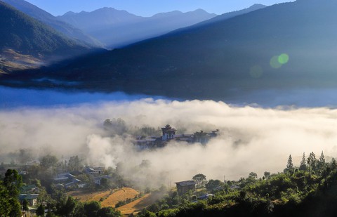 Có phải ai cũng tìm thấy hạnh phúc ở Bhutan? - Ảnh 2. Có phải ai cũng tìm thấy hạnh phúc ở Bhutan? - Ảnh 2.
