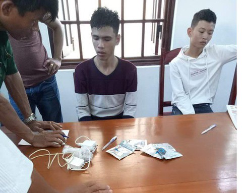 Ảo giác ma túy, nam thanh niên nhảy từ tàu cao tốc xuống biển - Ảnh 1. Ảo giác ma túy, nam thanh niên nhảy từ tàu cao tốc xuống biển - Ảnh 1.