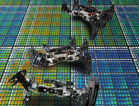 Robot bắt chước loài vật tự đi tiếp khi bị thương - Ảnh 2. Robot bắt chước loài vật tự đi tiếp khi bị thương - Ảnh 2.