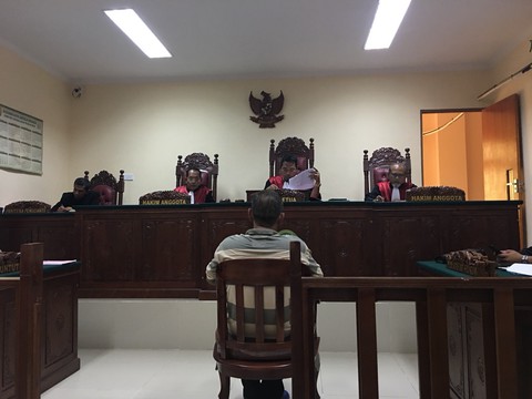 Thuyền trưởng VN chấp nhận ngồi tù ở Indonesia vì không có tiền đóng phạt - Ảnh 1. Thuyền trưởng VN chấp nhận ngồi tù ở Indonesia vì không có tiền đóng phạt - Ảnh 1.