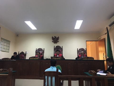 Thuyền trưởng VN chấp nhận ngồi tù ở Indonesia vì không có tiền đóng phạt - Ảnh 2. Thuyền trưởng VN chấp nhận ngồi tù ở Indonesia vì không có tiền đóng phạt - Ảnh 2.
