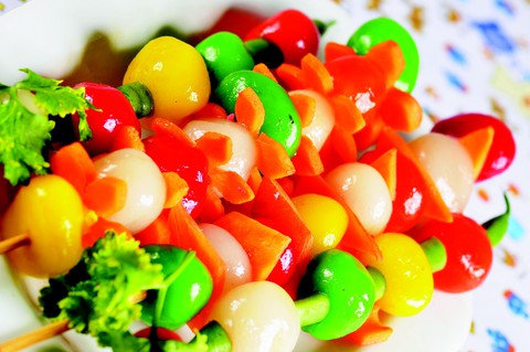 Rực rỡ bánh bi trăm sắc - Ảnh 1. Rực rỡ bánh bi trăm sắc - Ảnh 1.