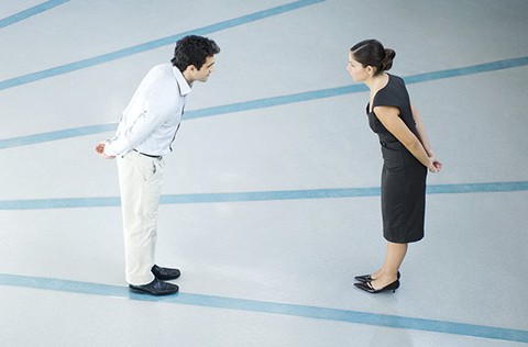 8 kiểu chào nhau kỳ lạ của người dân trên thế giới - Ảnh 3. 8 kiểu chào nhau kỳ lạ của người dân trên thế giới - Ảnh 3.