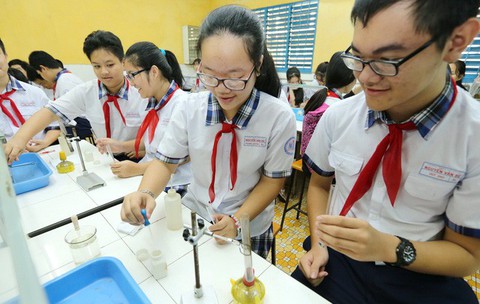 TP.HCM dự kiến miễn học phí bậc THCS từ năm 2019 - Ảnh 1. TP.HCM dự kiến miễn học phí bậc THCS từ năm 2019 - Ảnh 1.
