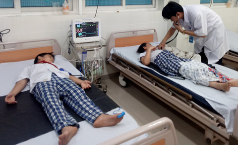 Trà sữa khiến 40 học sinh nhập viện nhiễm khuẩn tụ cầu vàng - Ảnh 1. Trà sữa khiến 40 học sinh nhập viện nhiễm khuẩn tụ cầu vàng - Ảnh 1.