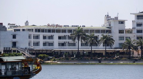 Chủ tịch tỉnh Thừa Thiên - Huế: Chúng tôi làm đúng quy định - Ảnh 1. Chủ tịch tỉnh Thừa Thiên - Huế: Chúng tôi làm đúng quy định - Ảnh 1.
