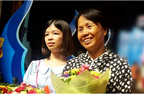 Kỳ lạ câu chuyện hai mẹ con cùng hiến thận - Ảnh 1. Kỳ lạ câu chuyện hai mẹ con cùng hiến thận - Ảnh 1.