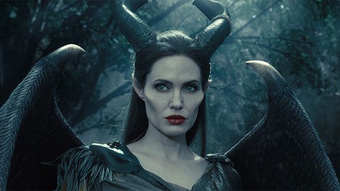 Angelina Jolie trở lại diễn xuất sau ồn ào ly hôn với Brad Pitt - Ảnh 4. Angelina Jolie trở lại diễn xuất sau ồn ào ly hôn với Brad Pitt - Ảnh 4.