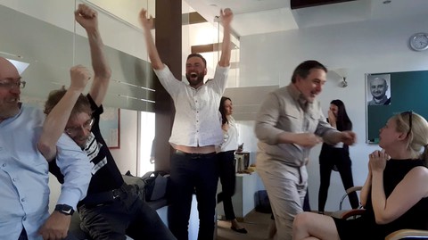 Nga nói Ukraine ‘khiêu khích’ với trò nhà báo ‘chết đi sống lại’ - Ảnh 2. Nga nói Ukraine ‘khiêu khích’ với trò nhà báo ‘chết đi sống lại’ - Ảnh 2.