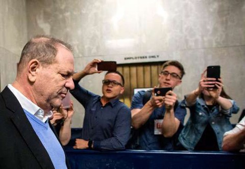 Ông trùm Harvey Weinstein chính thức bị truy tố - Ảnh 2. Ông trùm Harvey Weinstein chính thức bị truy tố - Ảnh 2.