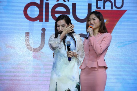 Phi Nhung tham gia Điều ước thứ 7 để tìm em bà con - Ảnh 1. Phi Nhung tham gia Điều ước thứ 7 để tìm em bà con - Ảnh 1.